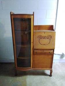 lot 112 image: SecretaryCurio Cabinet