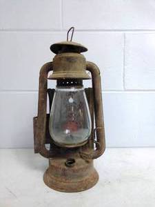 lot 132 image: VINTAGE Lantern