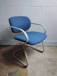lot 141 image: Blue Office Chair