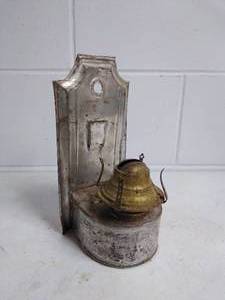 lot 142 image: VINTAGE Metal Kerosene Wall Lamp