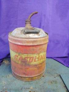 lot 12 image: 4 Gallon Gas Can