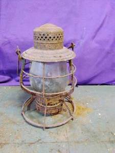 lot 40 image: Old Lantern