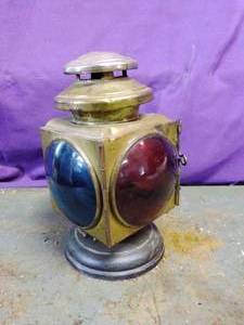 lot 41 image: Antique Carriage Lamp