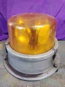 lot 45 image: Caution Signal Light