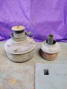 lot 70 image: Pair of Lanterns
