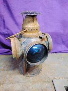 lot 77 image: Adlake Lantern