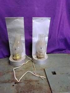 lot 93 image: 2 Lantern Wall Sconces