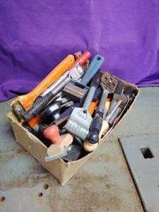 lot 202 image: Box of Scrapers
