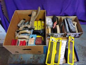 lot 207 image: Box of Sanding Blocks