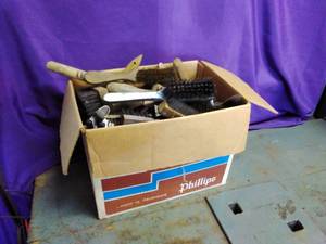 lot 215 image: Box of Brushes