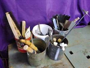lot 218 image: Lot of Misc Paint Supplies