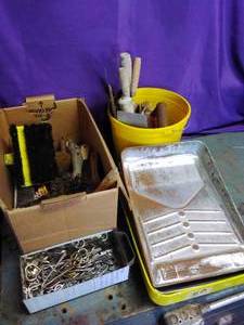 lot 220 image: Misc Painting supplies