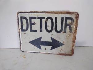 lot 159 image: Metal DETOUR Sign