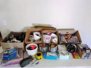 lot 161 image: HUGE Lot of Office Supplies