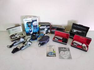 lot 183 image: TONS of Mens Electric Razors