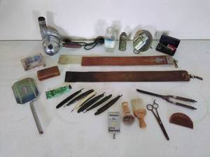lot 184 image: Collection of VINTAGE Grooming Tools