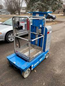 lot 2 image: Genie Scissor Lift Model GR-12
