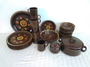 35 Pieces of VINTAGE Aztec Stoneware Dinnerware