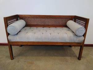 VINTAGE Tufted Bench