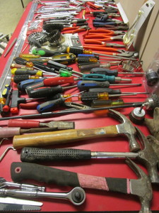 lot 619 image: WRENCHES, WIRE SNIPS, SCREWDRIVERS, SOCKET SETS, HAMMERS, WIRE BRUSHES, ALLEN WRENCHES, MORE