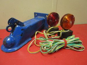 lot 628 image: BALL HITCH, TOWING LIGHTS.