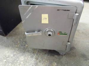 lot 174 image: Fortress Safe