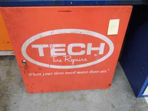 lot 245 image: Tac Cabinet wKeys
