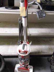 lot 292 image: Shark Vac