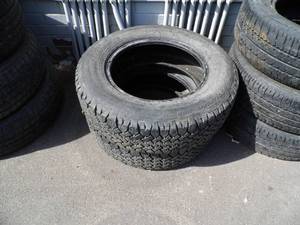 lot 305 image: 2 Magna Grip Tires