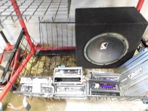 lot 25 image: Car Audio Items
