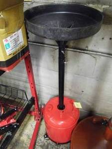 lot 52 image: Oil Receptacle