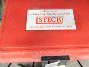 lot 79 image: Lug Nut Removal Kit
