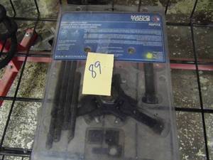 lot 89 image: Matco Pulley Puller