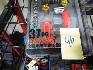 lot 96 image: 37 Piece Ratcheting Screwdriver Set