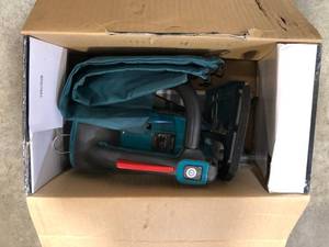 lot 201 image: Makita 10 in. 18-Volt LXT Lithium-Ion Brushless Cordless Top Handle Chain Saw (Tool-Only) in like new conditions