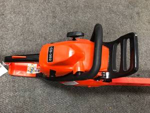 lot 207 image: ECHO 16 in. 34 cc Gas 2-Stroke Cycle Chainsaw In working condition