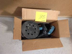Makita 3 Amp 5 in. Corded Variable Speed Random Orbital Sander USED in good cond