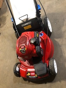 Toro Recycler 22 in. SmartStow High Wheel Variable Speed Walk Behind Gas Self Propelled Mower In good condition see pics 