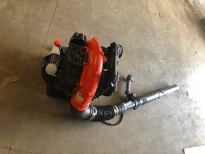 ECHO 216 MPH 517 CFM 58.2cc Gas 2-Stroke Cycle Backpack Leaf Blower with Tube Throttle In good condition see pics 