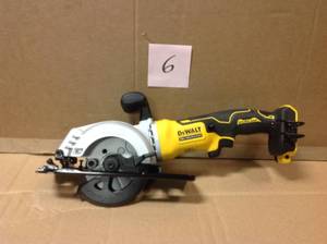 lot 6 image: ATOMIC 20-Volt MAX Cordless 4-12 in. Circular Saw (Tool-Only) &nbspin good condition