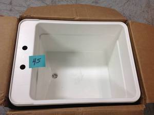 lot 45 image: MUSTEE Utilatub Combo 24 in. x 18 in. Polypropylene Floor Mounted Laundry Tub in White&nbspin good condition