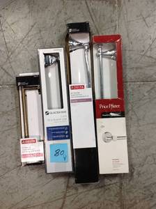 lot 80 image: MIX LOT OF TOWEL BAR&nbspin good condition