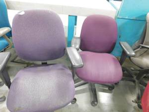 lot 389 image: 6 - Office Chairs
