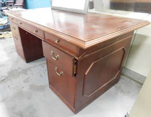 lot 393 image: Desk - 72 x 36 x 30(h)