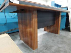 lot 398 image: Table - 71 x 35 x 29(h)