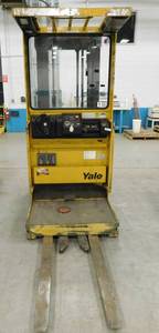lot 343 image: Yale Order Picker