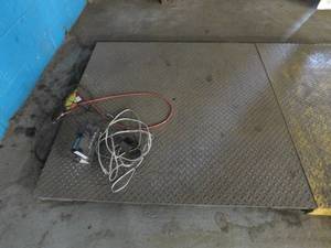 lot 346 image: 5000lb Floor Scale with Ramp