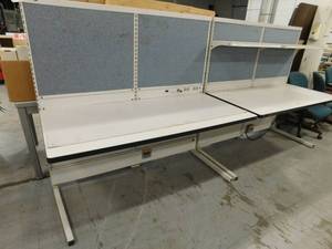 lot 348 image: 2 - Work Stations w Power & Air