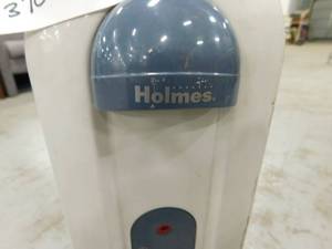 lot 370 image: Holmes Space Heater