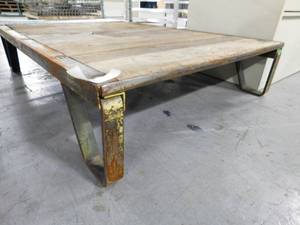 lot 438 image: Vintage Steel Frame Pallet - 30 x 41.5